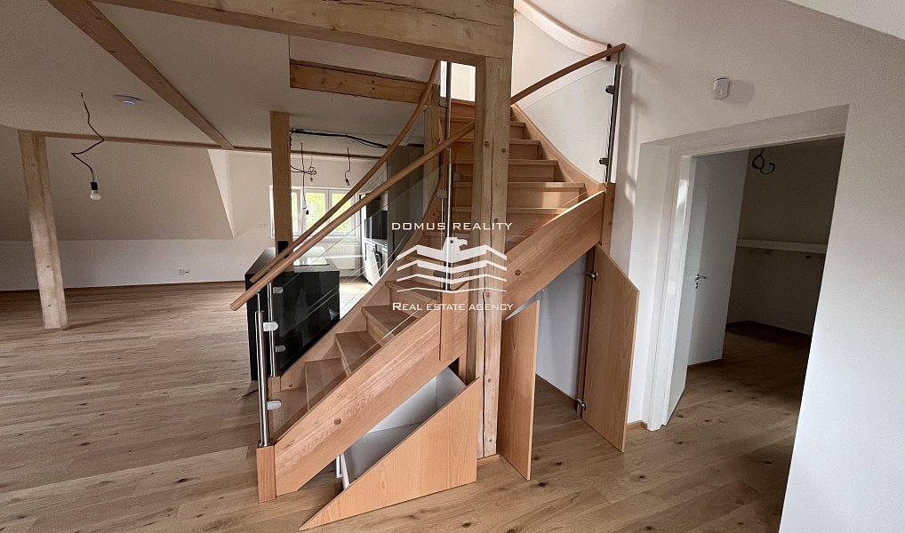 Pronájem bytu 4+kk 100 m², Praha – náhled fotky 3