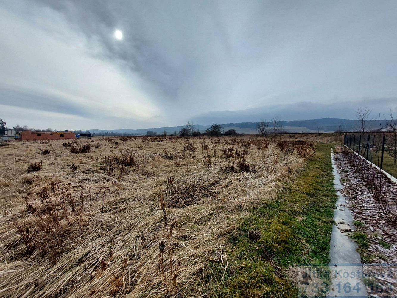 Prodej stavebního pozemku 1 000 m² – pohled 6