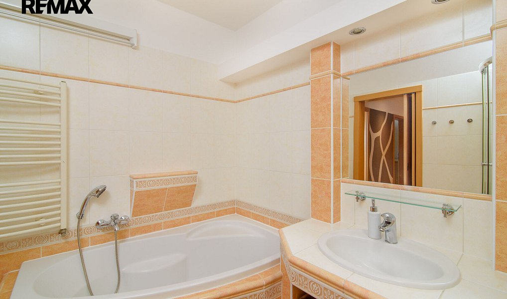 Pronájem bytu 4+kk 87 m², Čelákovice – náhled fotky 16