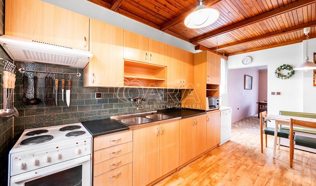 Prodej domu 250 m² s pozemkem 468 m², Tlustice – náhled fotky 12