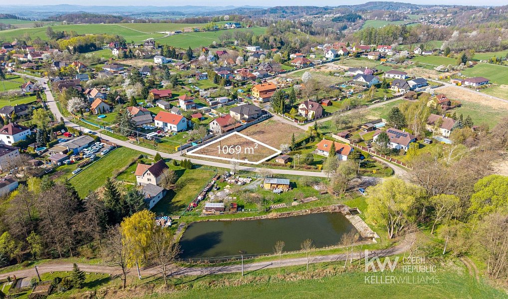 Prodej stavebního pozemku 1 069 m², Pyšely – náhled fotky 3