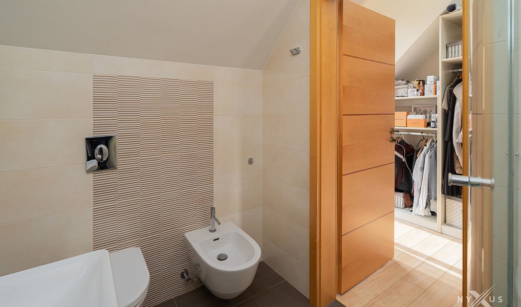 Prodej domu 250 m² s pozemkem 1 437 m², Dobřejovice – náhled fotky 35