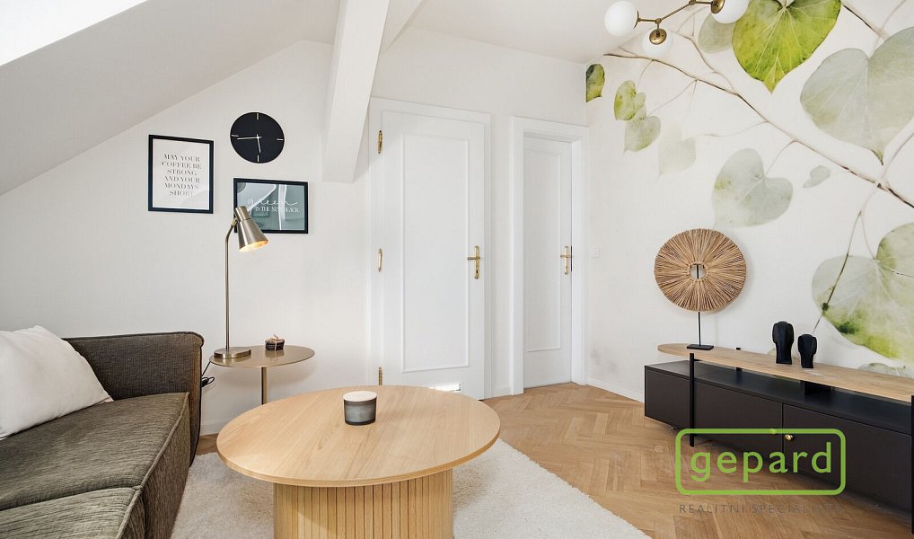 Prodej bytu 1+1 48 m², Praha – náhled fotky 2