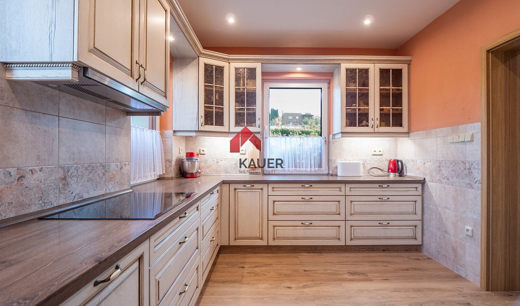 Prodej domu 345 m² s pozemkem 1 575 m², Dolní Lhota – náhled fotky 2