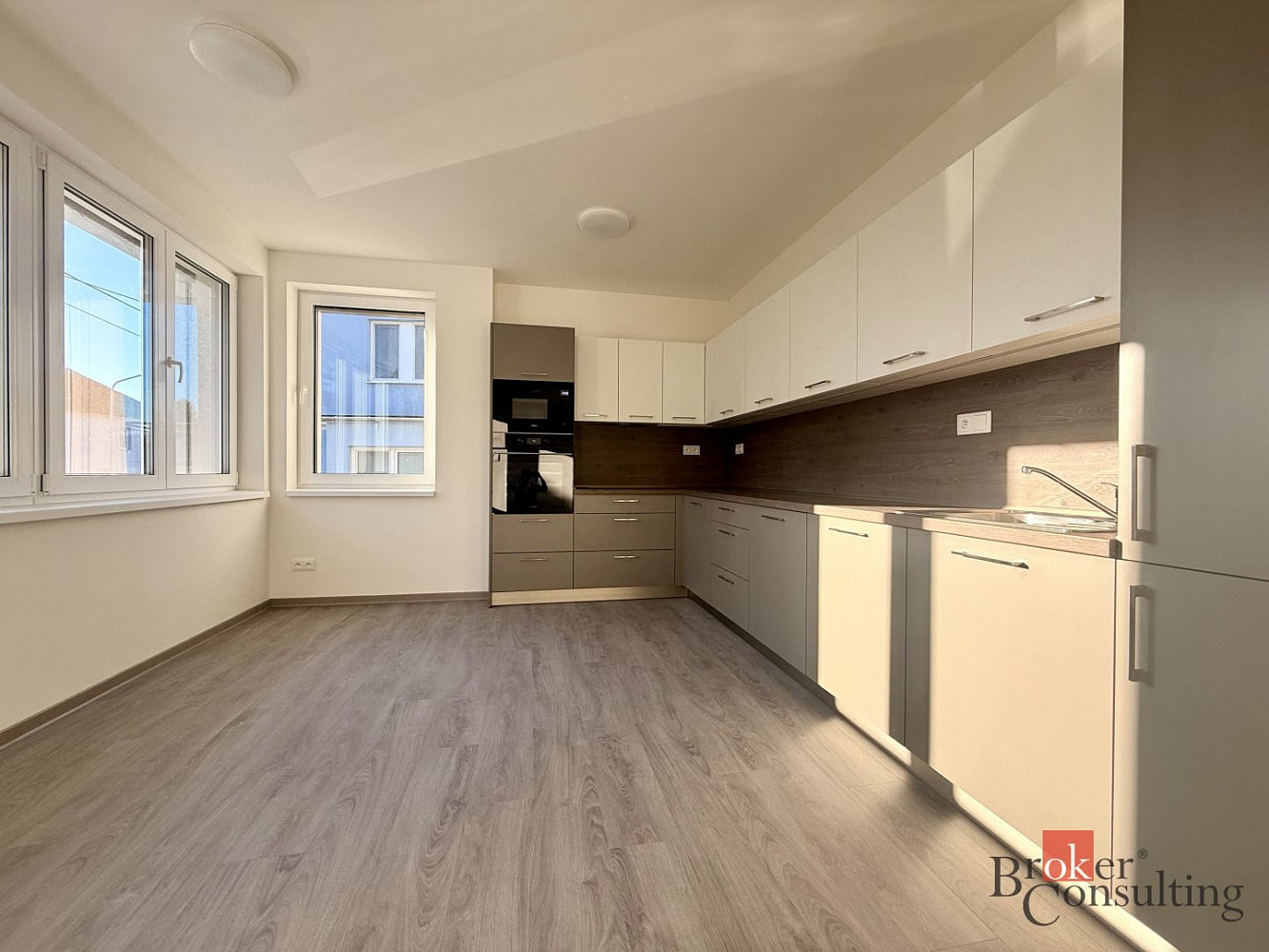 Pronájem bytu 3+kk 82 m²