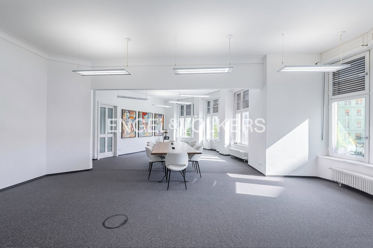 Pronájem kanceláře 282 m²