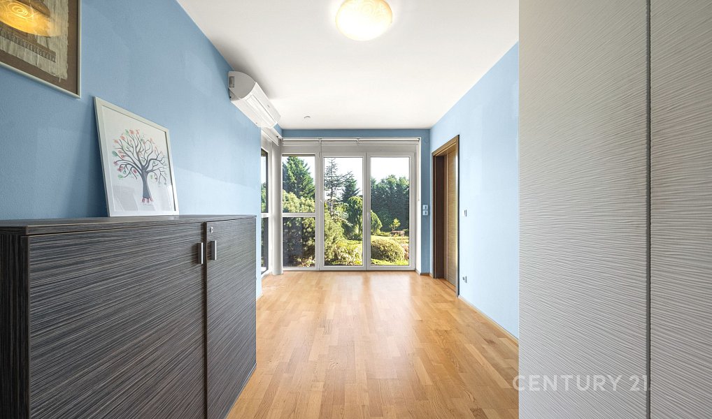 Pronájem domu 210 m² s pozemkem 1 586 m², Mukařov – náhled fotky 18