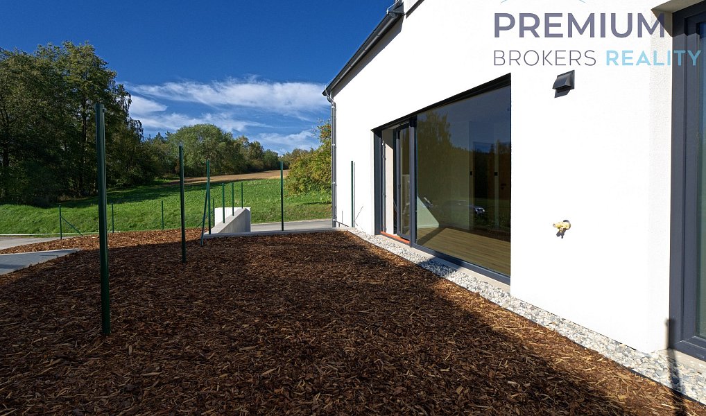 Prodej domu 102 m² s pozemkem 92 m², Nové Strašecí – náhled fotky 3