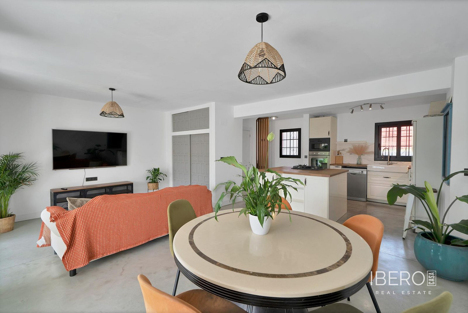 Prodej domu 171 m² s pozemkem 273 m² - Más