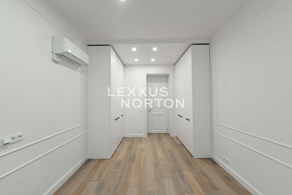 Pronájem bytu 4+kk 118 m² – pohled 6