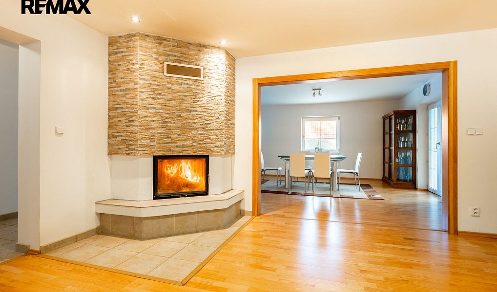 Prodej domu 220 m² s pozemkem 2 087 m², Hvozdec – náhled fotky 4