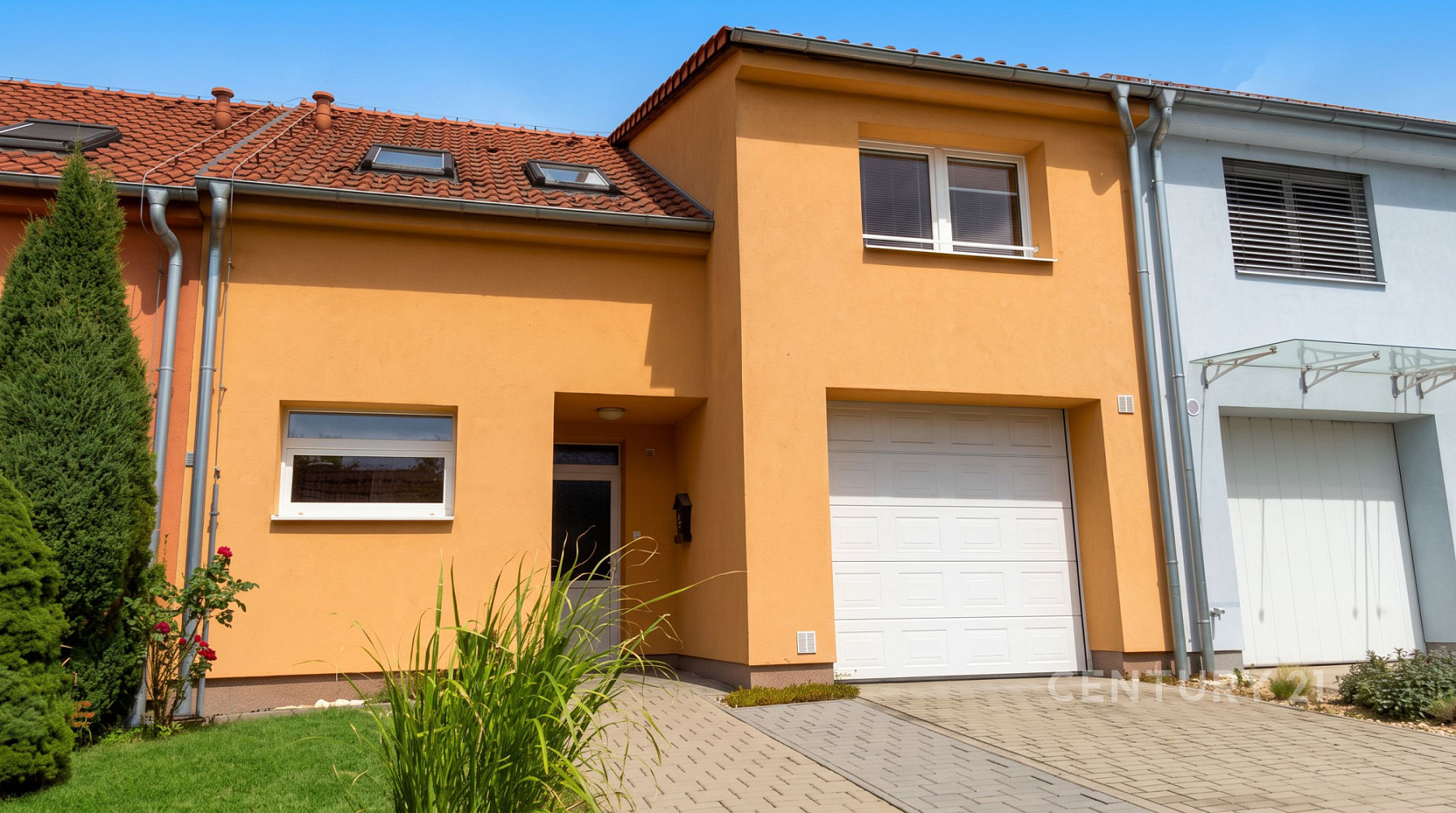 Pronájem domu 156 m² s pozemkem 78 m² — photo 2