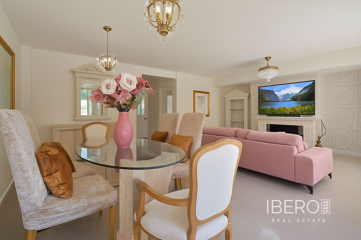 Prodej domu 192 m² s pozemkem 30 m² - Més