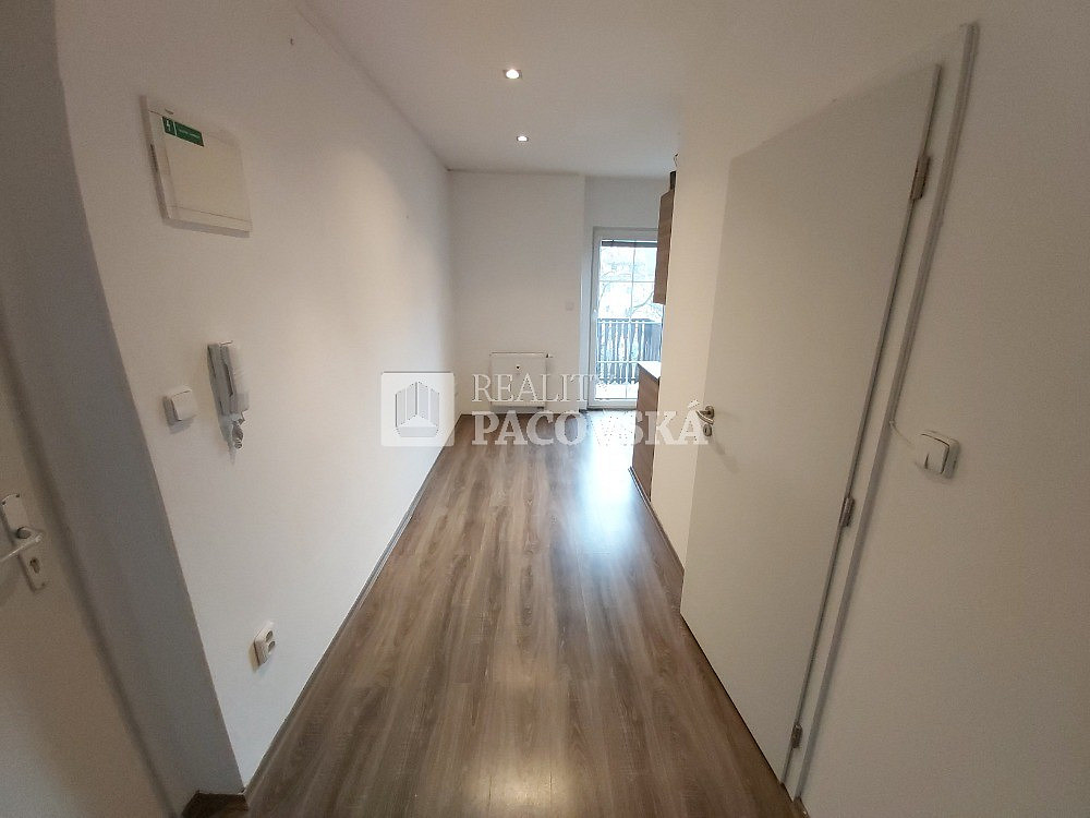 Pronájem bytu 2+1 61 m² – fotografie 4