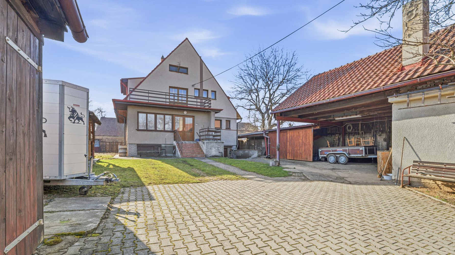 Prodej domu 258 m² s pozemkem 759 m²