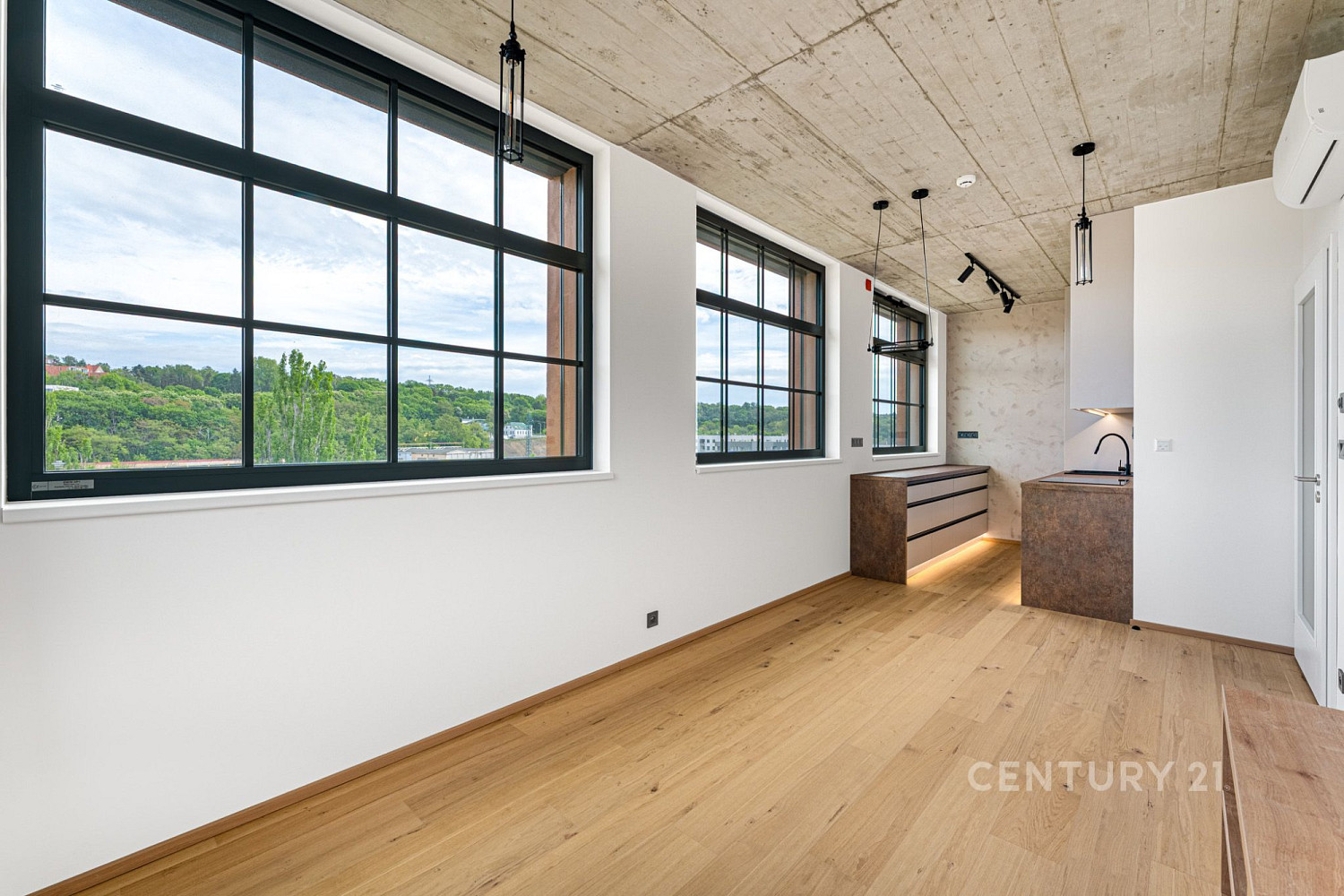 Pronájem bytu 3+kk 64 m² — photo 2