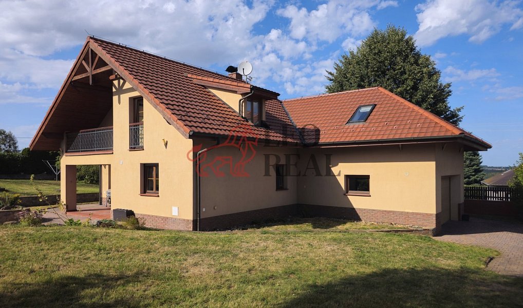 Prodej domu 316 m² s pozemkem 1 751 m², Kamenice – náhled fotky 3