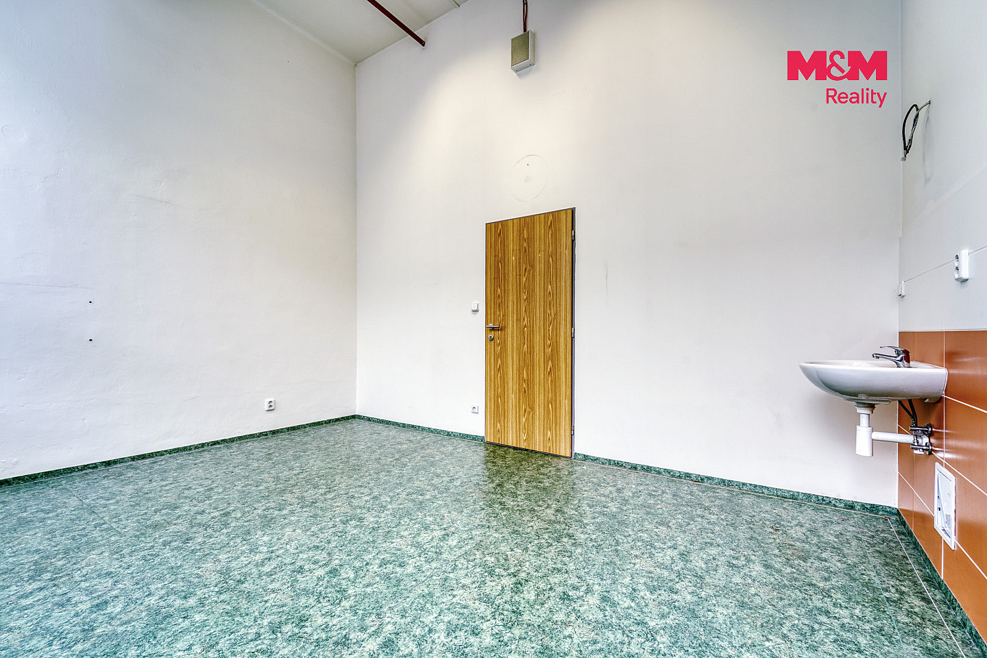 Pronájem kanceláře 18 m² – fotografie 4