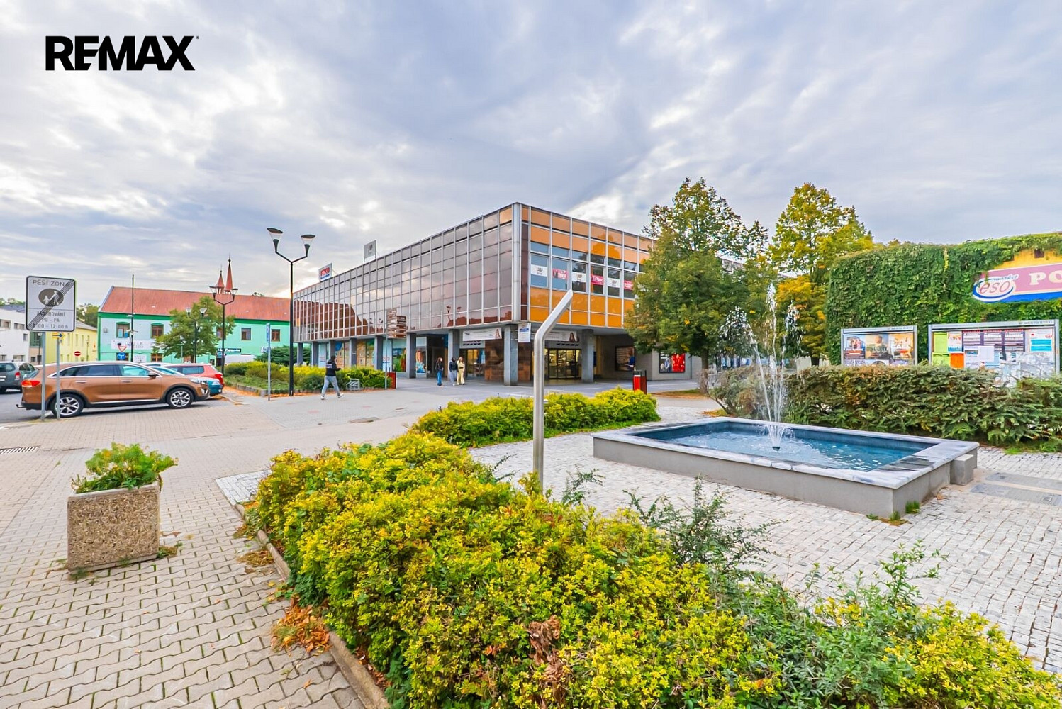 Pronájem obchodních prostor 460 m² – fotografie 3