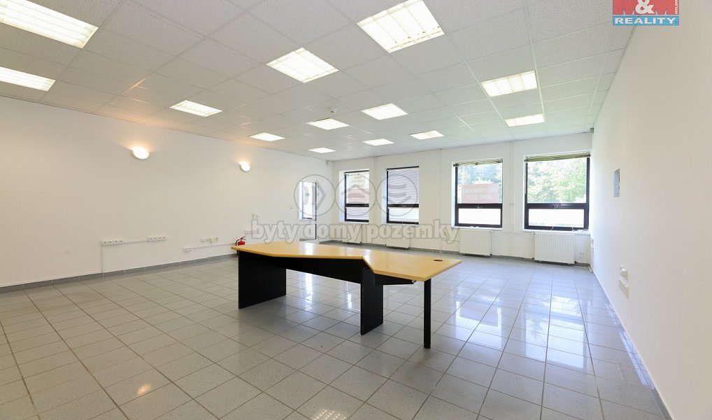 Pronájem obchodních prostor 607 m², Staré Město – náhled fotky 8
