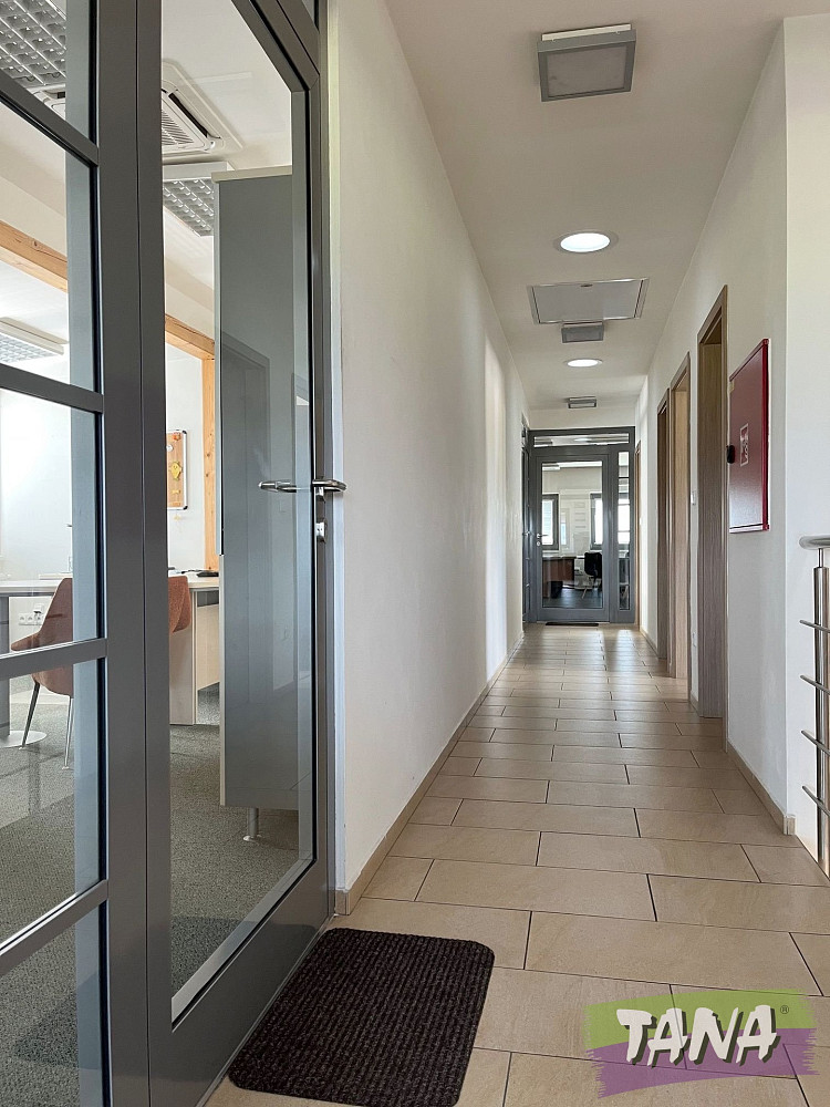 Pronájem kanceláře 35 m² – fotografie 4