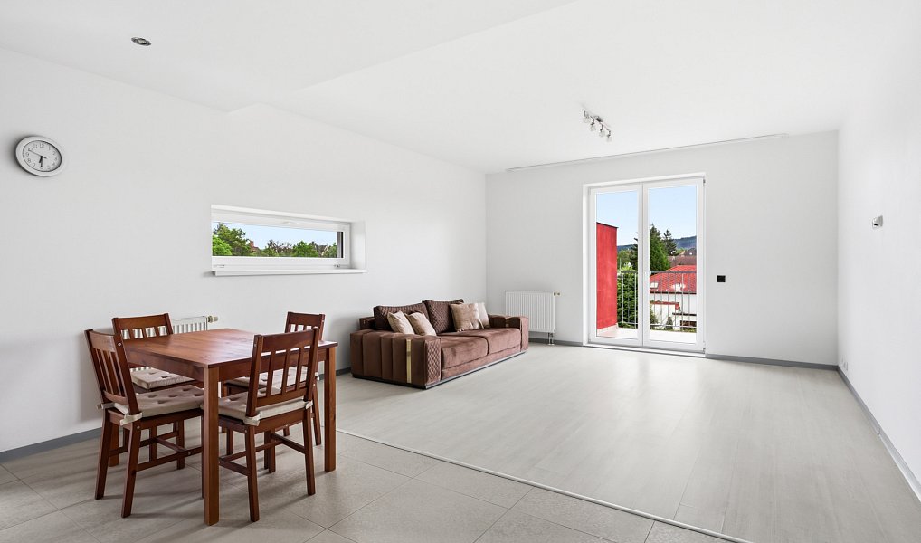 Pronájem bytu 3+kk 92 m², Rokycany – fotka 1 z 17