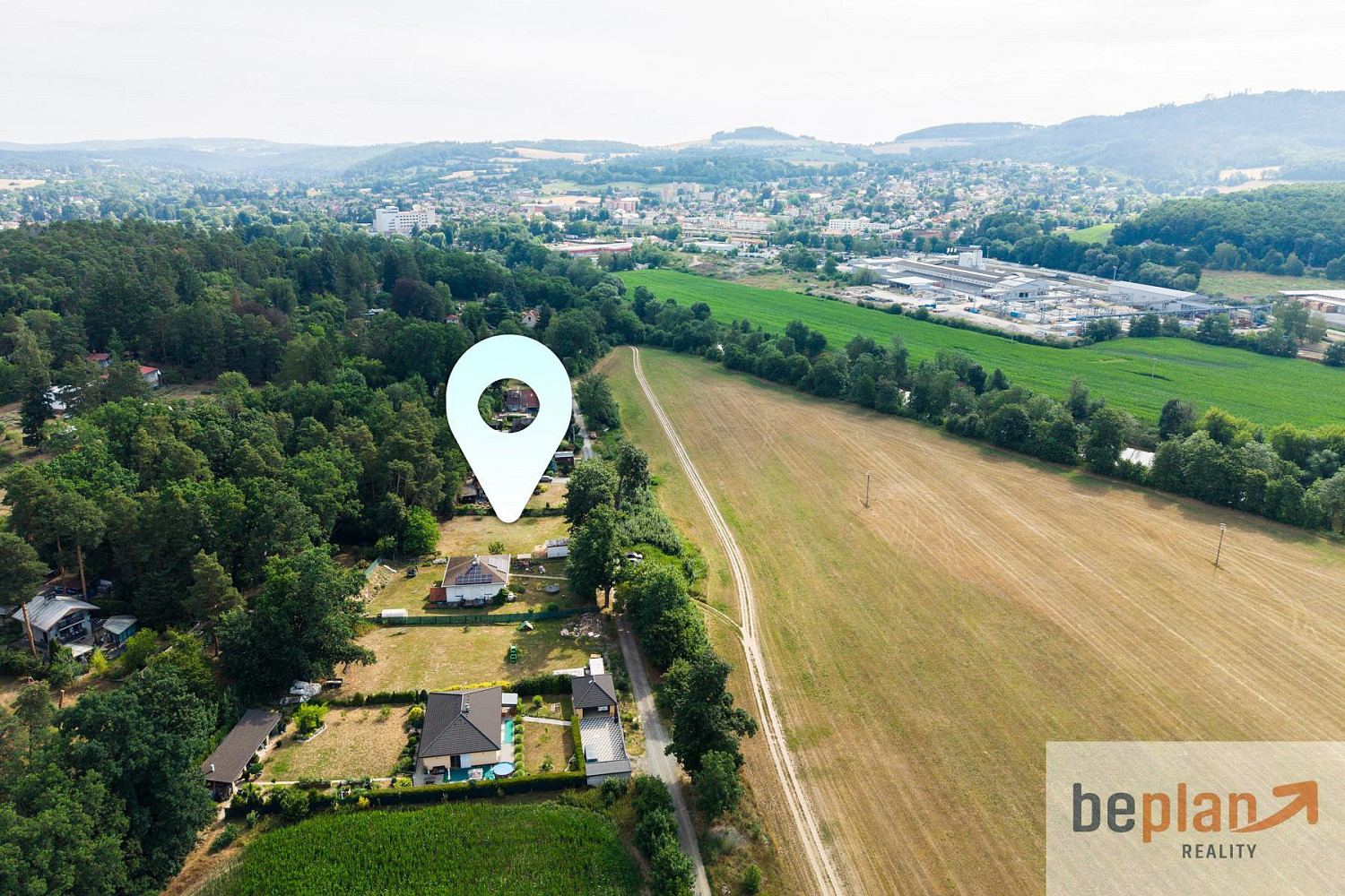 Prodej stavebního pozemku 1 068 m² – fotografie 4