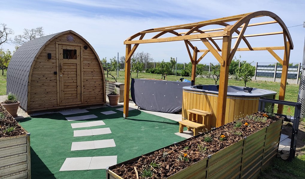 Prodej ubytovacího objektu 206 m², Dyjákovice – náhled fotky 36