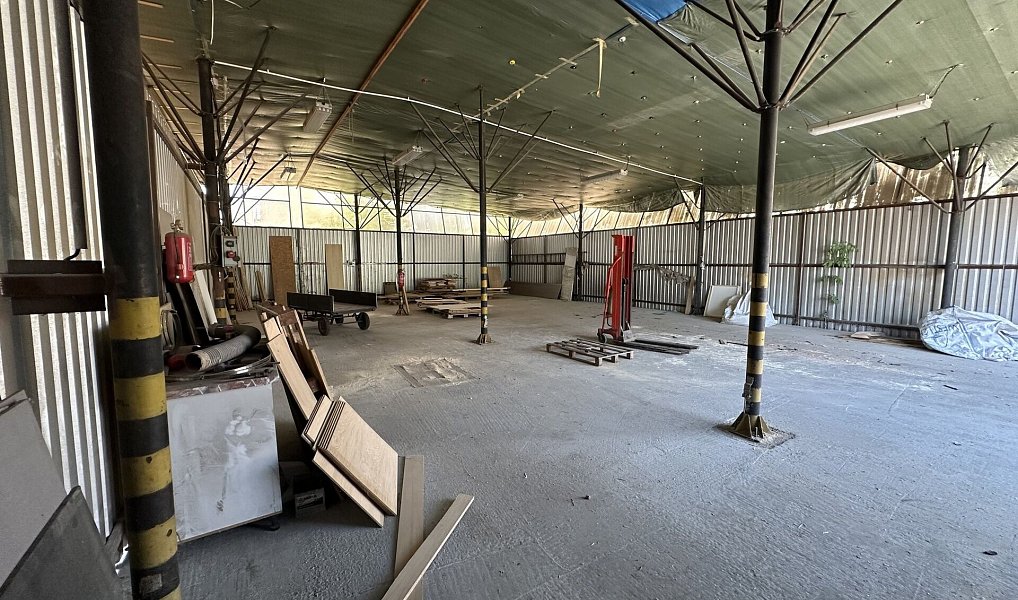 Prodej výrobních prostor 2 000 m², Varnsdorf – náhled fotky 19