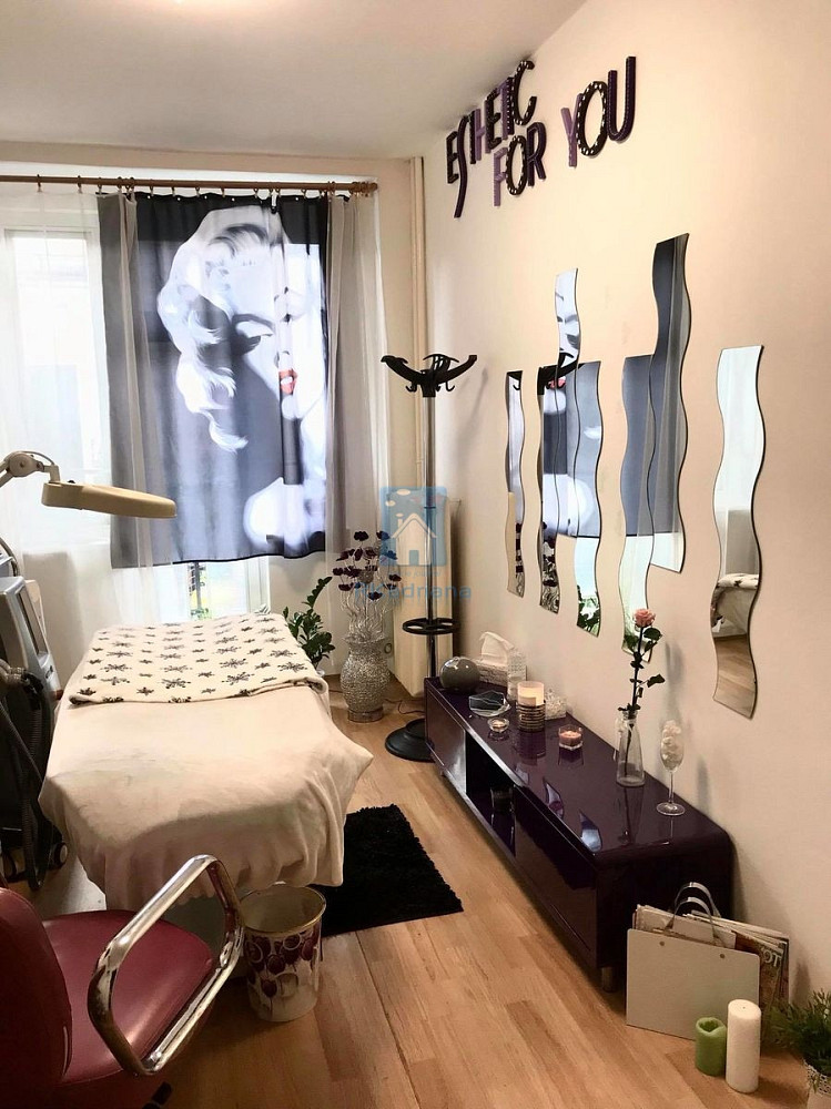 Pronájem komerčního objektu (jiného typu) 15 m²