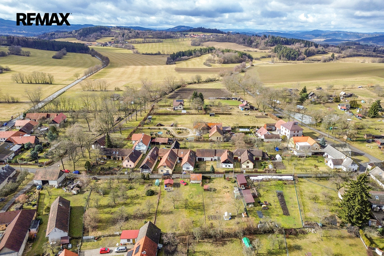 Prodej stavebního pozemku 904 m² – pohled 6