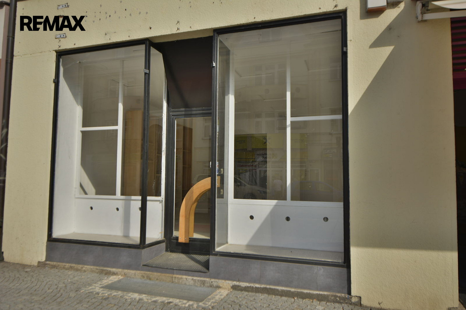 Pronájem obchodních prostor 58 m² – fotografie 2