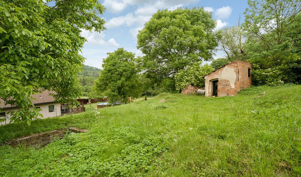 Prodej stavebního pozemku 1 516 m², Lukov – náhled fotky 6