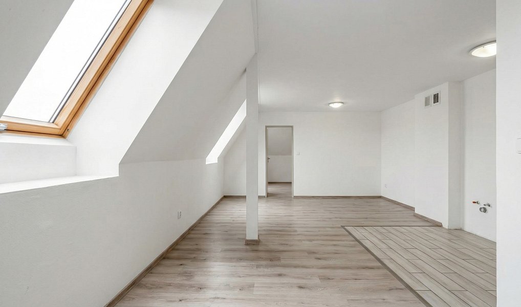 Prodej domu 328 m² s pozemkem 399 m², Hostomice – náhled fotky 3