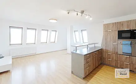 Pronájem bytu 3+kk 87 m²