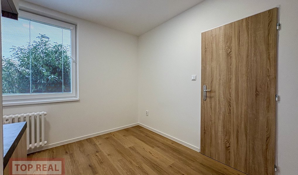 Pronájem kanceláře 12 m², Kroměříž – náhled fotky 4