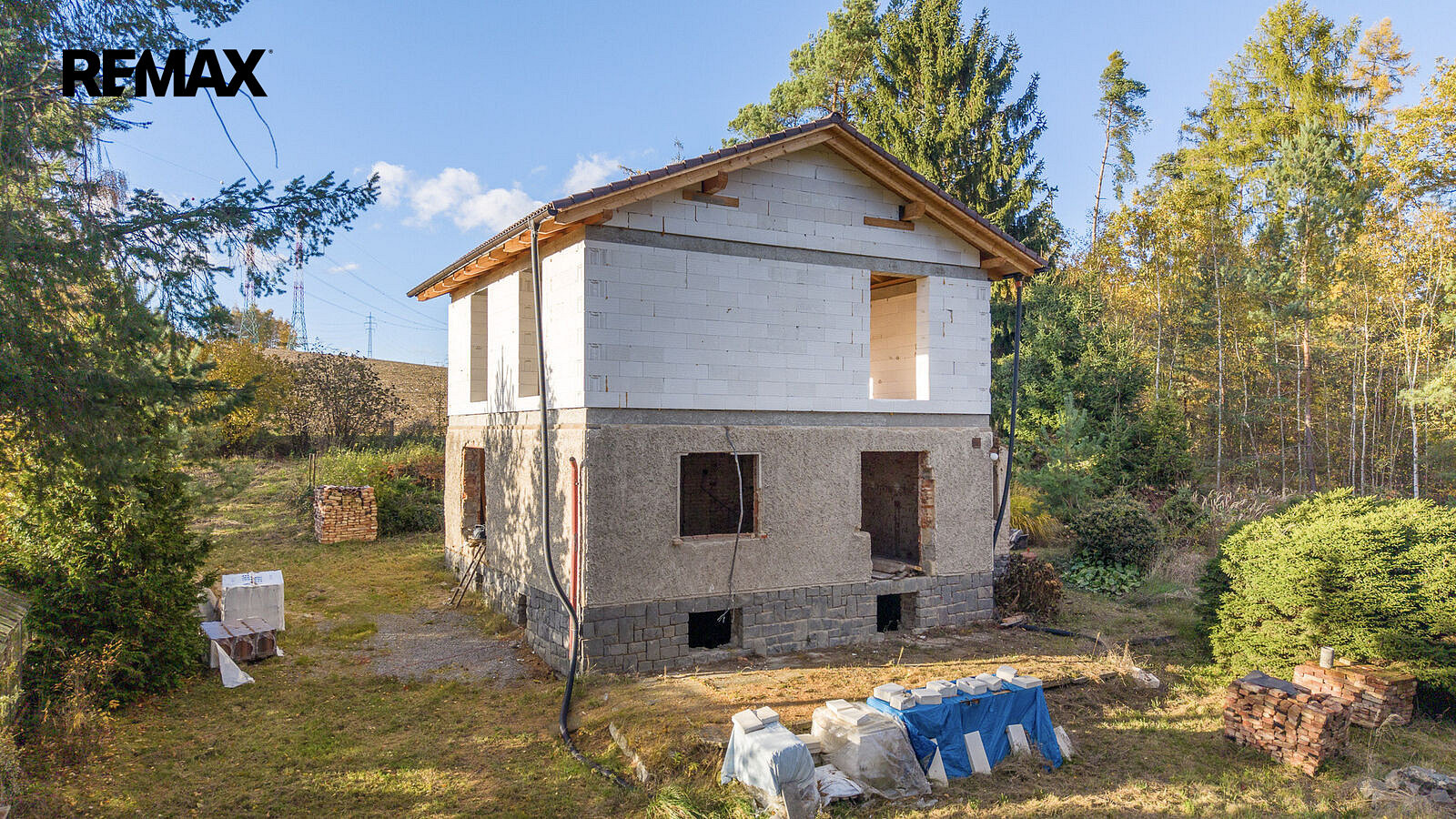 Prodej domu 210 m² s pozemkem 2 055 m²