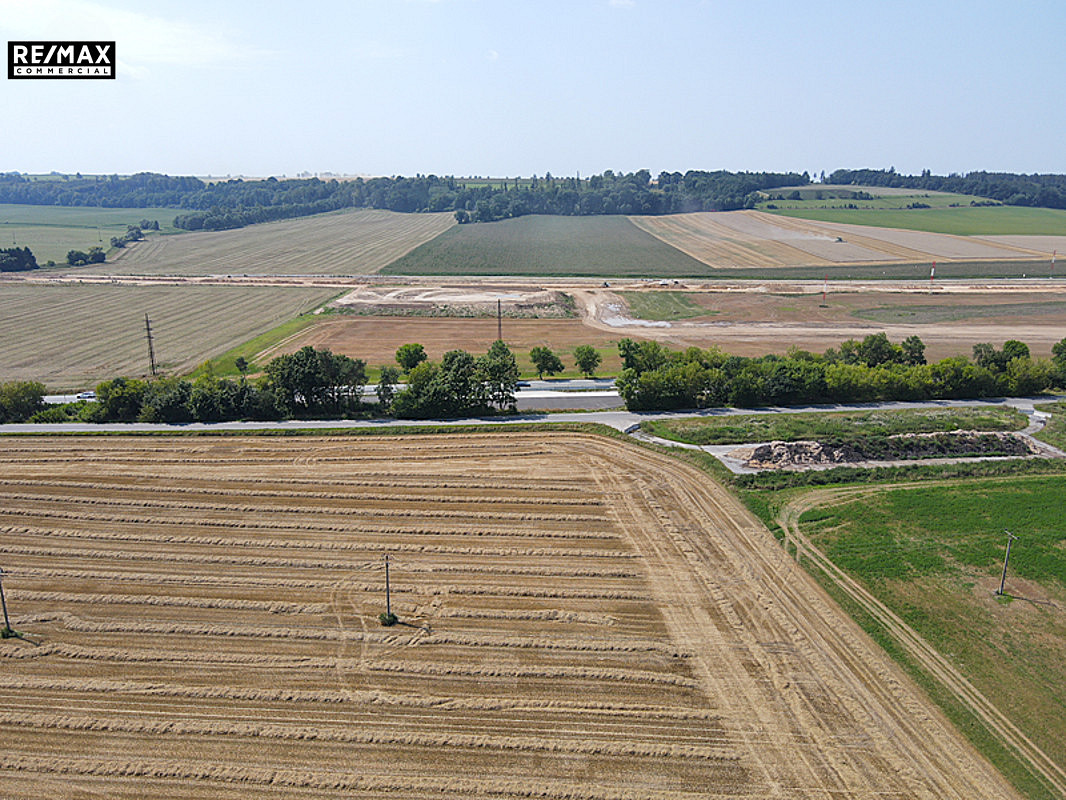 Prodej komerčního pozemku 17 606 m² — photo 4