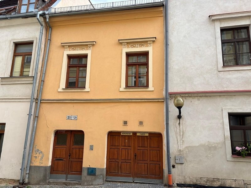 Prodej nájemního domu, činžáku 180 m²