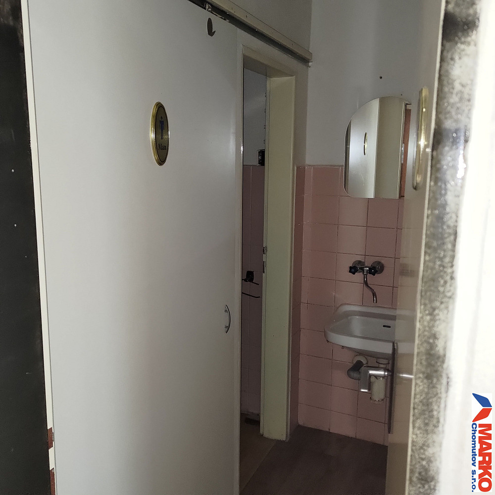 Pronájem kanceláře 100 m² – pohled 3