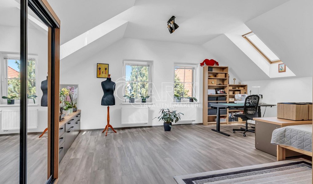 Prodej domu 255 m² s pozemkem 775 m², Šestajovice – náhled fotky 19