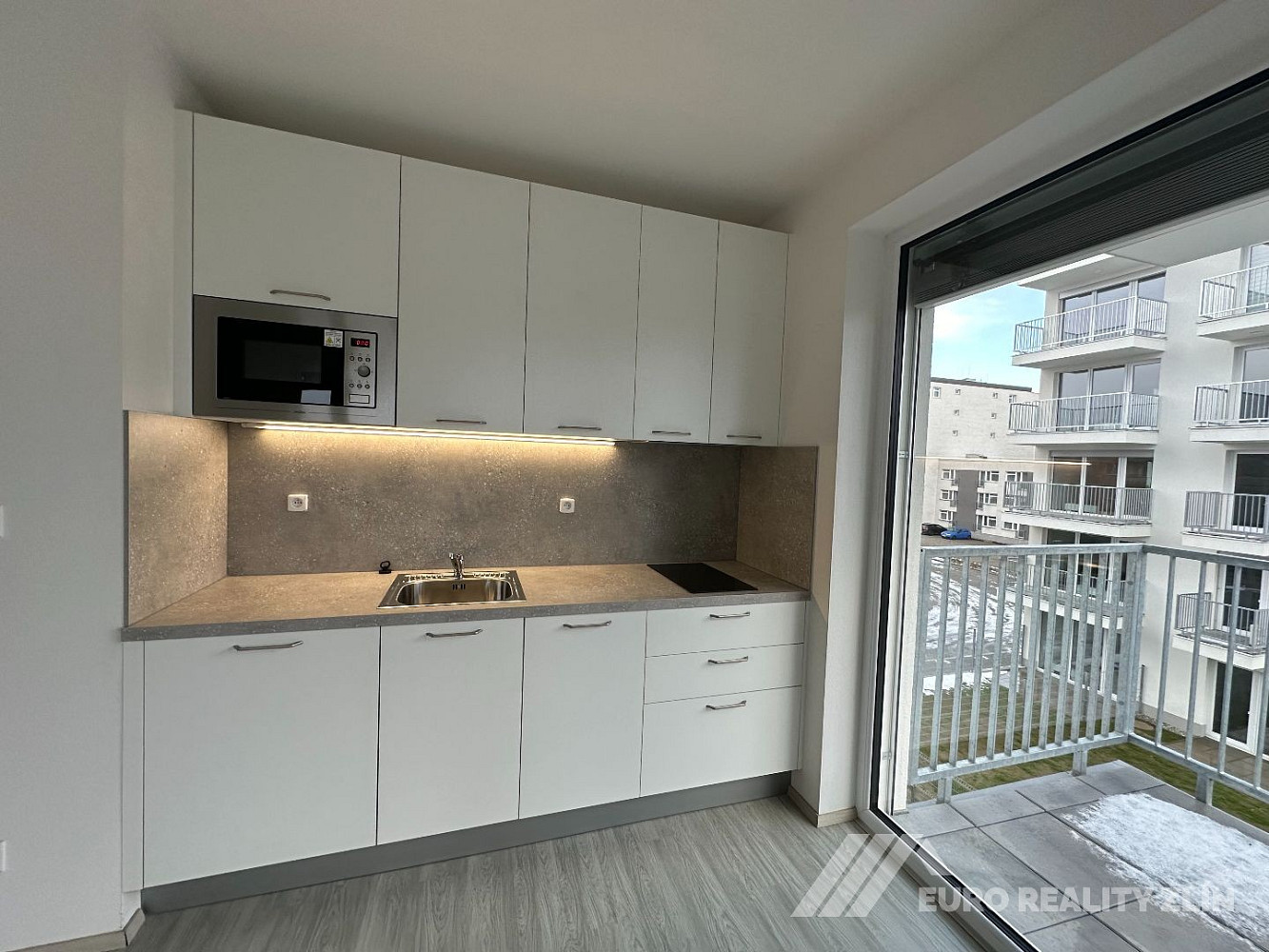 Pronájem bytu 1+kk 26 m² — photo 3