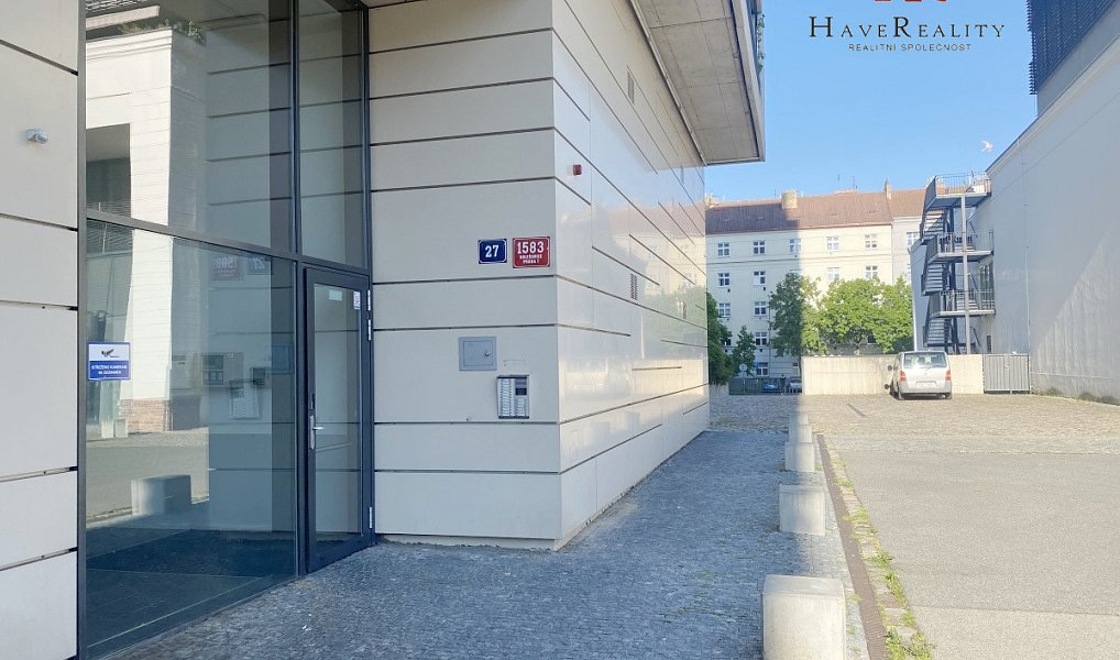 Pronájem bytu 2+kk 65 m², Praha – náhled fotky 16