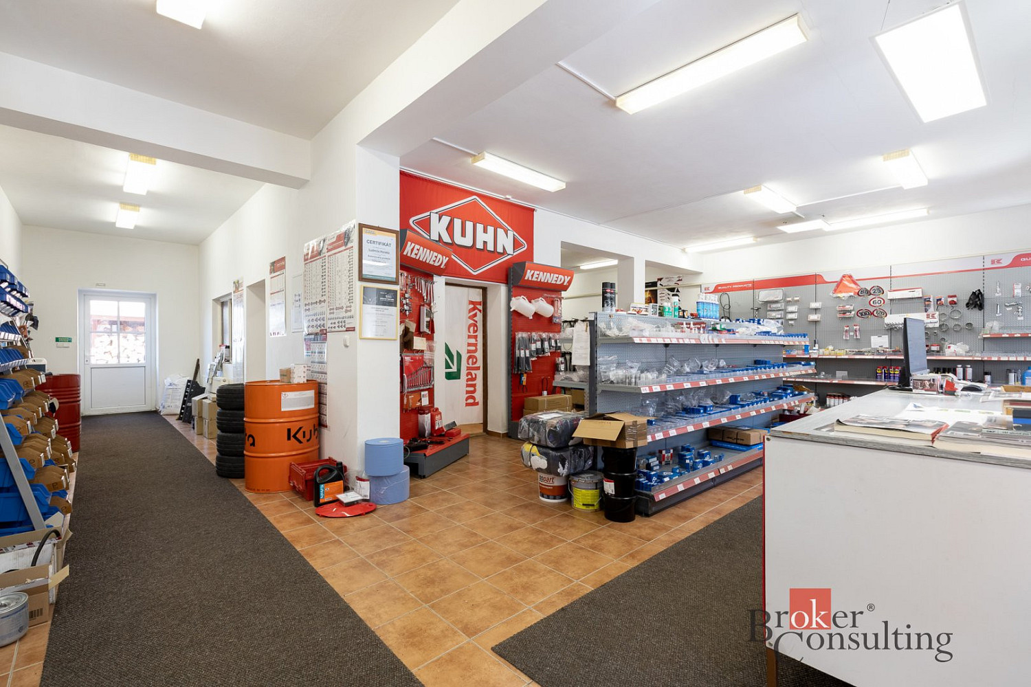 Pronájem obchodních prostor 225 m²