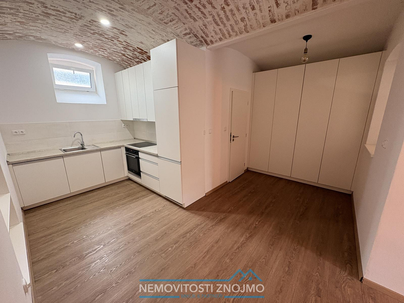 Pronájem bytu 2+kk 55 m² — photo 2
