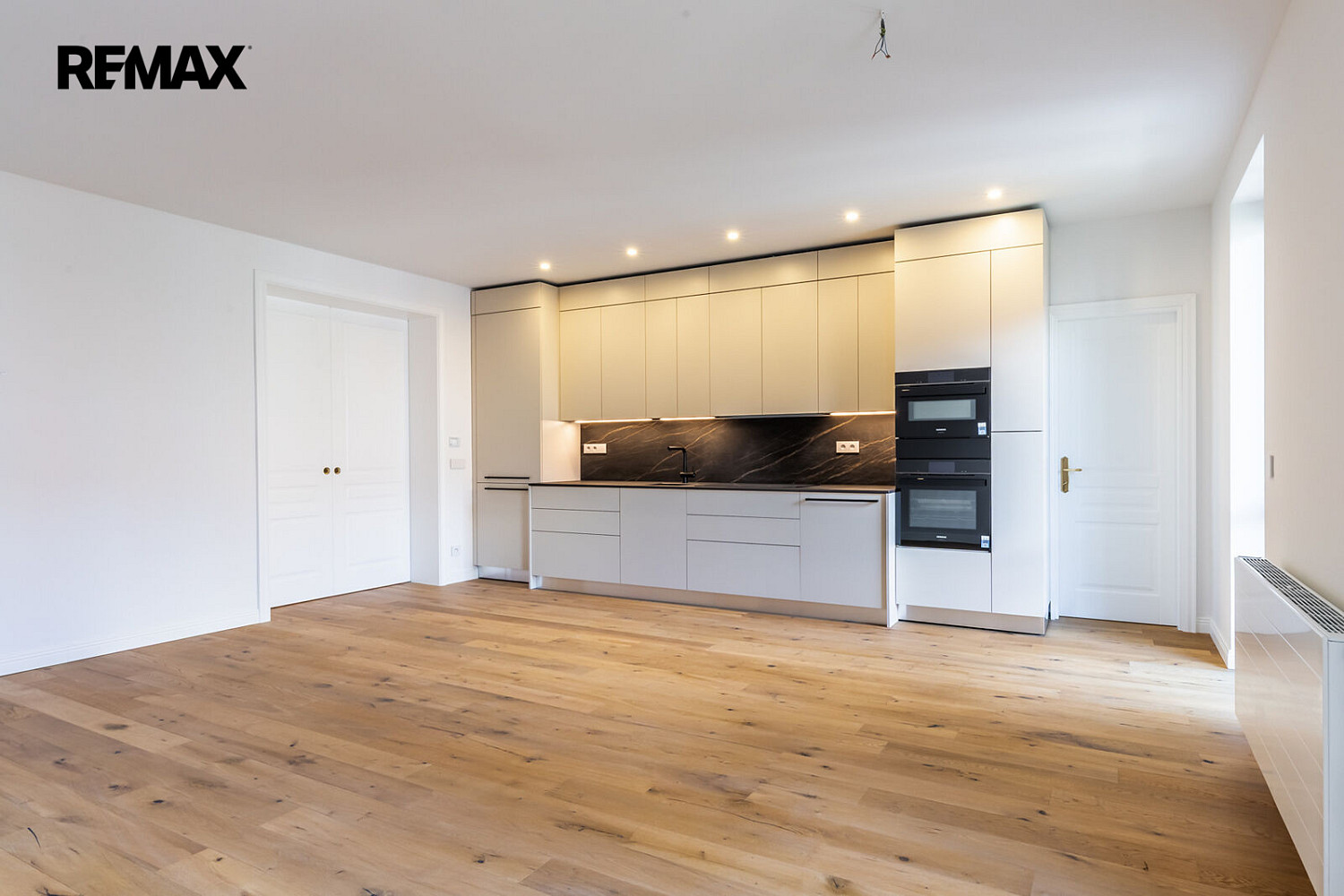 Pronájem bytu 4+kk 130 m² – pohled 2