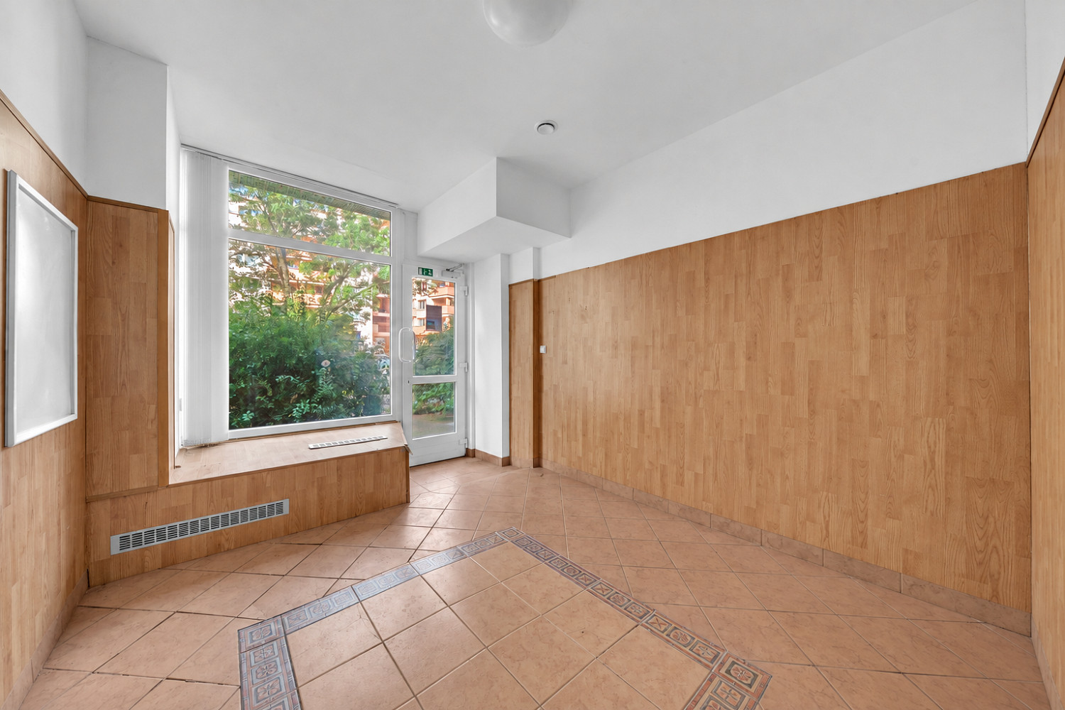 Prodej obchodních prostor 65 m² – fotografie 2
