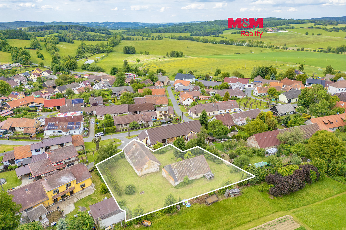 Prodej domu 1 888 m² s pozemkem 1 880 m²