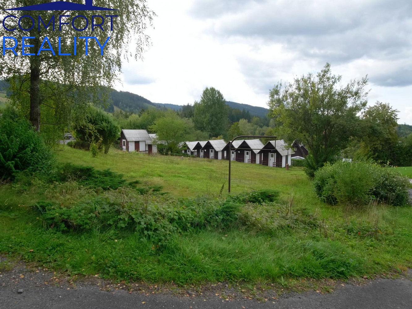 Prodej komerčního pozemku 2 700 m²