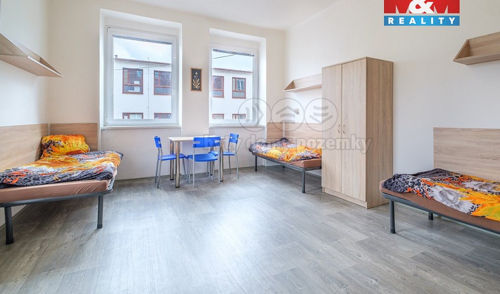 Prodej nájemního domu, činžáku 1 318 m², Cheb – náhled fotky 2